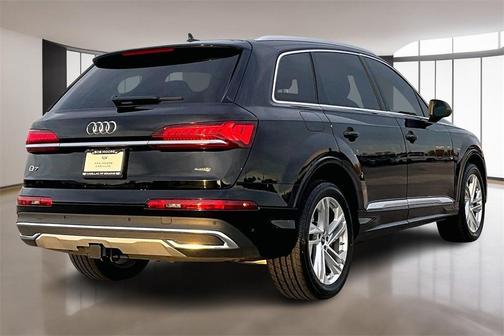 2023 Audi Q7 55 Premium Plus