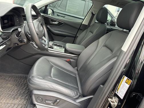 2023 Audi Q7 55 Premium Plus