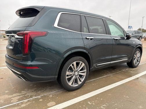 2025 Cadillac XT6 Premium Luxury FWD