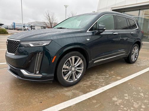 2025 Cadillac XT6 Premium Luxury FWD