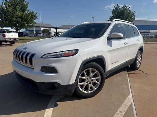 Bright White Clearcoat 2017 Jeep Cherokee Latitude