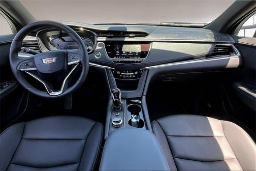 2025 Cadillac XT6 Luxury FWD