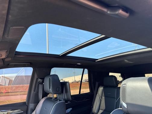 2022 Cadillac Escalade Sport