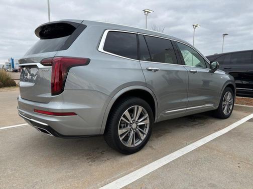 2025 Cadillac XT6 Premium Luxury AWD