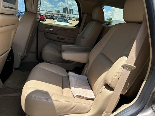 2011 Cadillac Escalade Base