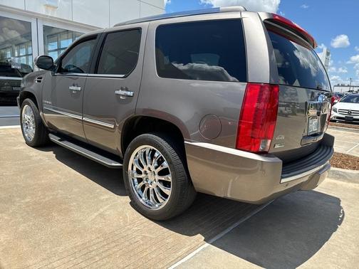 2011 Cadillac Escalade Base
