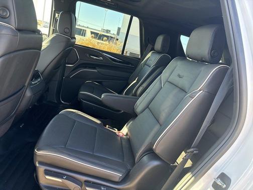 2024 Cadillac Escalade Sport