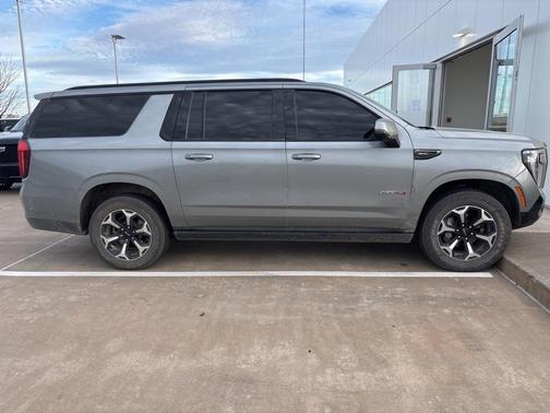 2025 GMC Yukon XL AT4