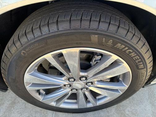 Silver Metallic 2025 Cadillac XT6 Premium Luxury AWD