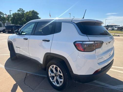 Bright White Clearcoat 2025 Jeep Compass Sport