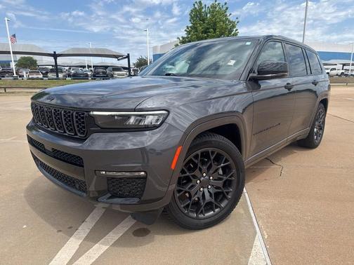 Metallic 2023 Jeep Grand Cherokee L Summit