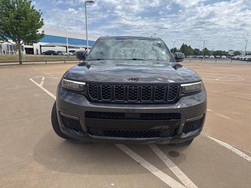 Metallic 2023 Jeep Grand Cherokee L Summit