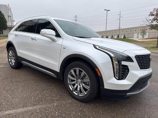 2022 Cadillac XT4 Premium Luxury