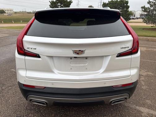 2022 Cadillac XT4 Premium Luxury