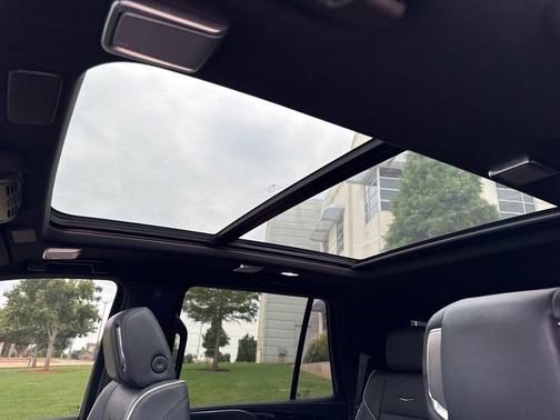 2022 Cadillac Escalade Sport
