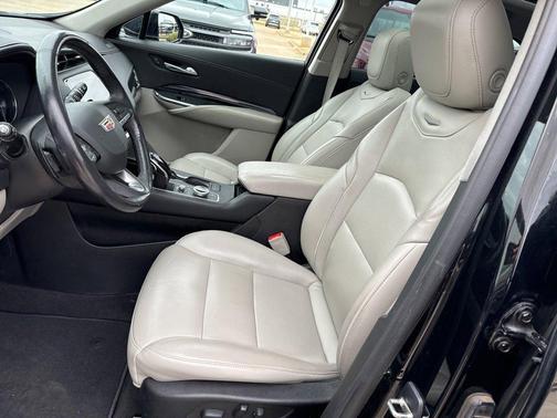 2023 Cadillac XT4 Luxury