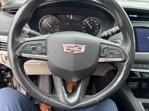 2023 Cadillac XT4 Luxury