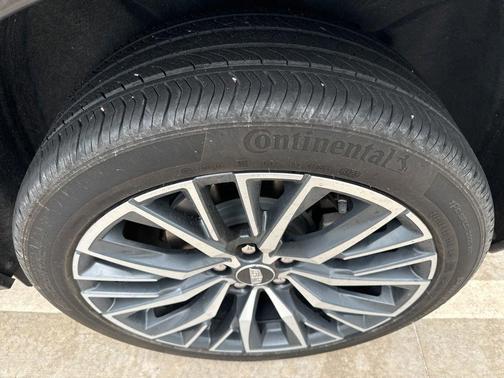 Silver Metallic 2024 Cadillac XT4 Sport