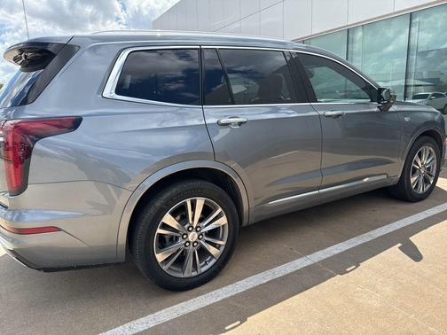 Satin Steel Metallic 2022 Cadillac XT6 Premium Luxury FWD