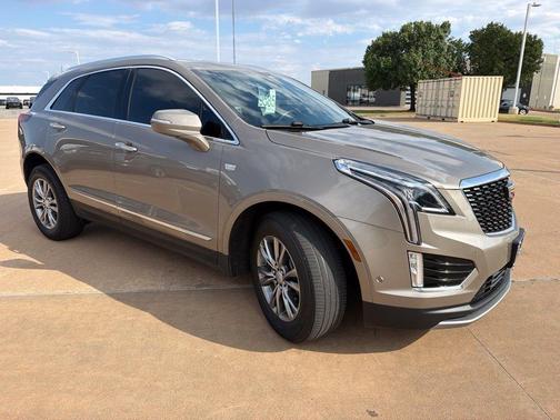 Latte 2022 Cadillac XT5 Premium Luxury