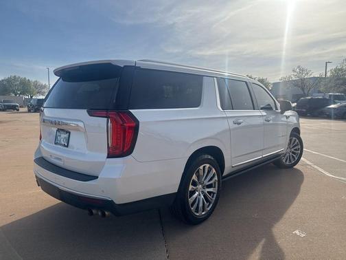 2022 GMC Yukon XL Denali
