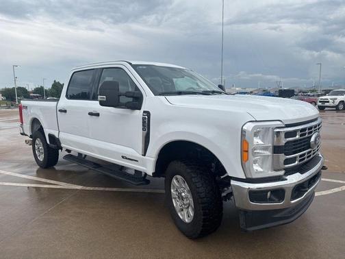 Oxford White 2023 Ford F-250 XLT