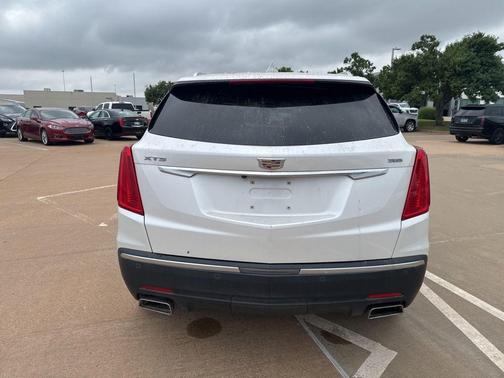 Crystal White Tri-Coat 2018 Cadillac XT5 Luxury