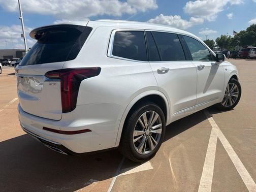 Crystal White Tri-Coat 2025 Cadillac XT6 Premium Luxury AWD