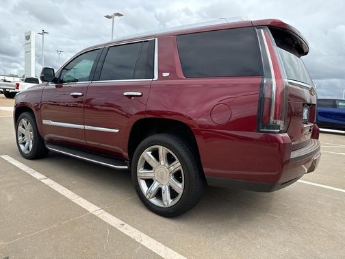 2018 Cadillac Escalade Luxury