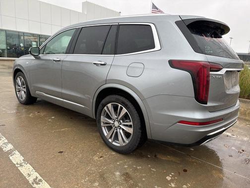 2025 Cadillac XT6 Premium Luxury FWD