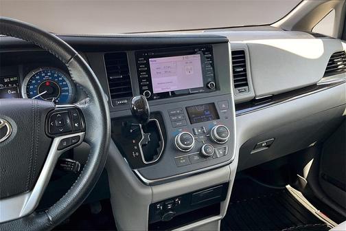 2019 Toyota Sienna XLE