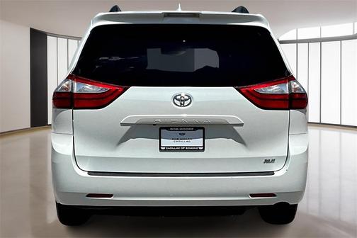 2019 Toyota Sienna XLE