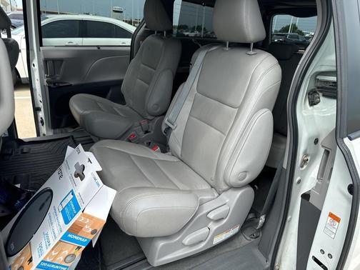 2019 Toyota Sienna XLE