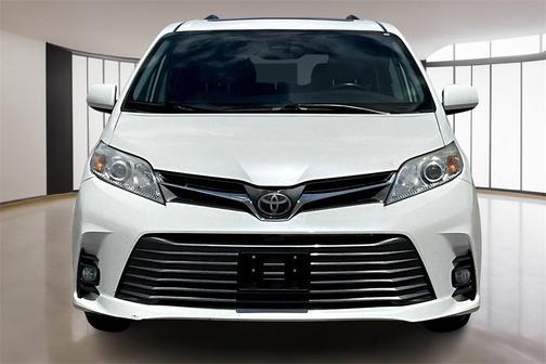 2019 Toyota Sienna XLE