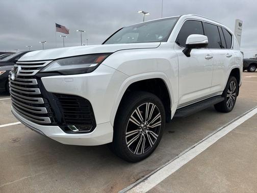 White Pearl 2024 Lexus LX 600 Luxury