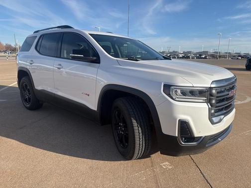 2023 GMC Acadia AT4