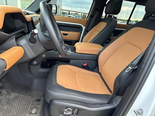 2024 Land Rover Defender P400 X-Dynamic SE