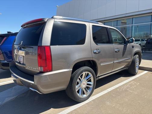 2013 Cadillac Escalade Platinum Edition