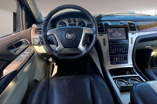 2013 Cadillac Escalade Platinum Edition