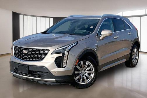 Latte 2022 Cadillac XT4 Premium Luxury