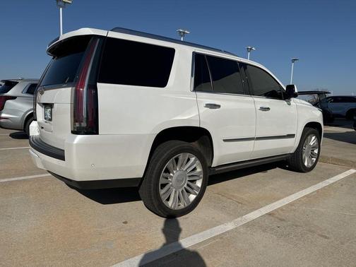 Crystal White Tri-Coat 2017 Cadillac Escalade Platinum