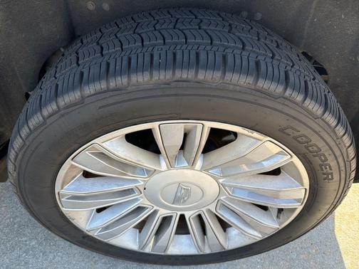 Crystal White Tri-Coat 2017 Cadillac Escalade Platinum