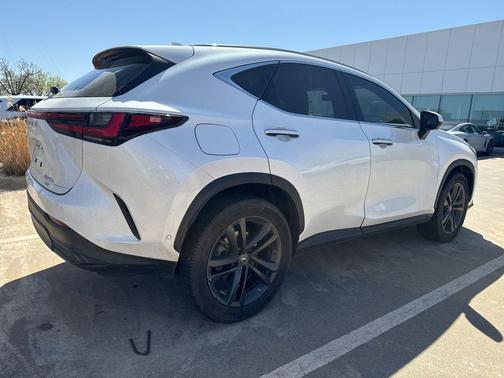 2022 Lexus NX 450h+ Luxury
