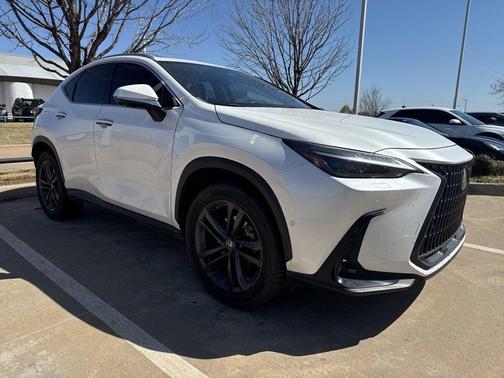 2022 Lexus NX 450h+ Luxury