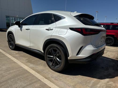 2022 Lexus NX 450h+ Luxury
