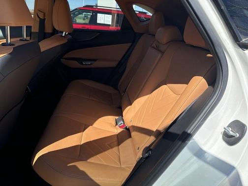 2022 Lexus NX 450h+ Luxury