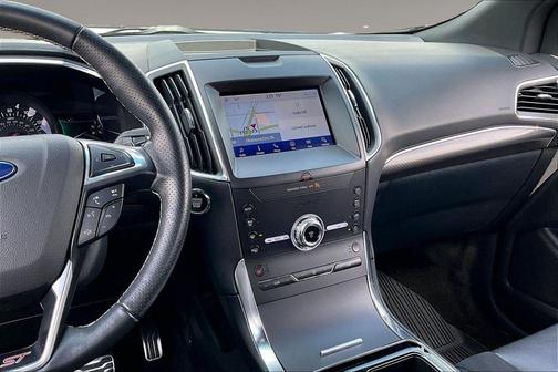 White Metallic 2020 Ford Edge ST