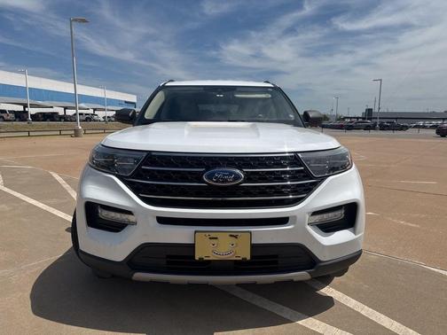 Oxford White 2020 Ford Explorer XLT