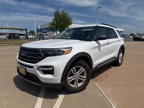 Oxford White 2020 Ford Explorer XLT