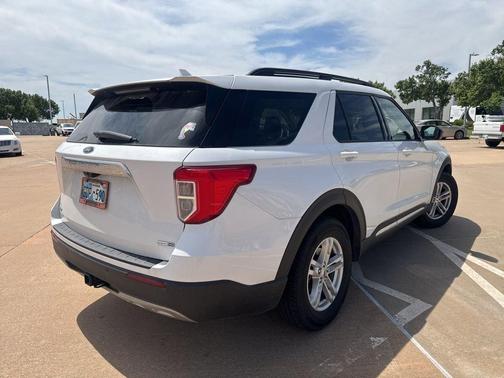 Oxford White 2020 Ford Explorer XLT